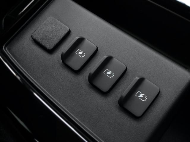 エルグランド ３５０ハイウェイスタープレミアムアーバンクロム　／４ＷＤ／Ｗサンルーフ／温冷庫コンソール／純正ツインモニター／全周囲カメラ／黒革メモリＰシート／シートヒーター／電動ゲート／両電動ドア／プリクラッシュ／前後ドラレコ／１オナ／記録簿／禁煙／全国１年保証（44枚目）
