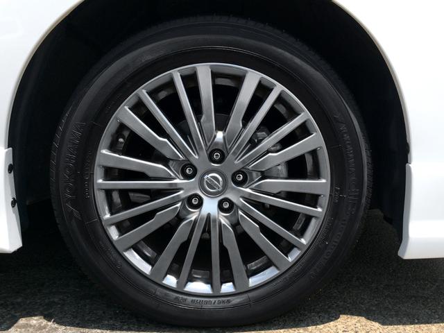 エルグランド ３５０ハイウェイスタープレミアムアーバンクロム　／４ＷＤ／Ｗサンルーフ／温冷庫コンソール／純正ツインモニター／全周囲カメラ／黒革メモリＰシート／シートヒーター／電動ゲート／両電動ドア／プリクラッシュ／前後ドラレコ／１オナ／記録簿／禁煙／全国１年保証（54枚目）