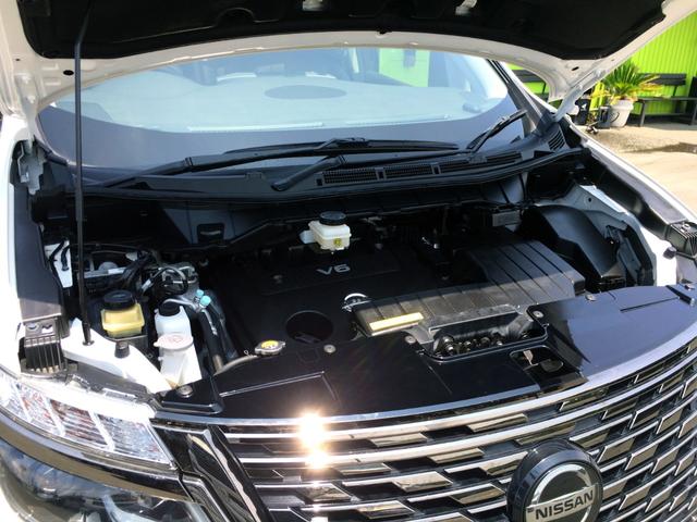 エルグランド ３５０ハイウェイスタープレミアムアーバンクロム　／４ＷＤ／Ｗサンルーフ／温冷庫コンソール／純正ツインモニター／全周囲カメラ／黒革メモリＰシート／シートヒーター／電動ゲート／両電動ドア／プリクラッシュ／前後ドラレコ／１オナ／記録簿／禁煙／全国１年保証（56枚目）