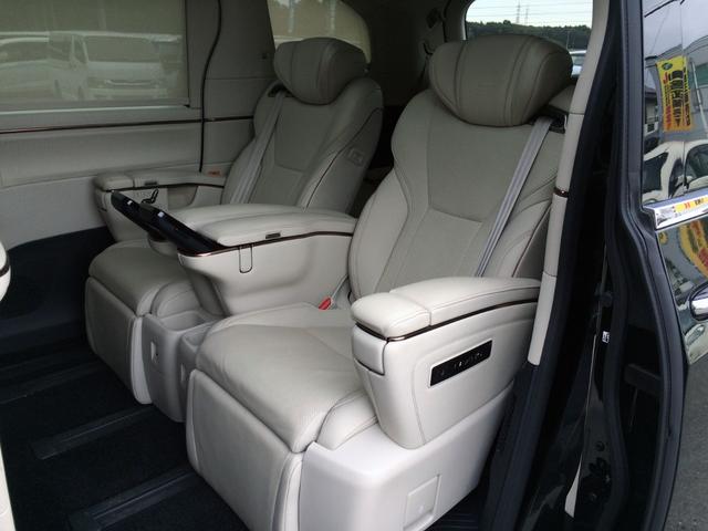 ＬＭ ＬＭ５００ｈ　バージョンＬ　／マークレビンソン／ツインモニター／全周囲カメラ／ユニバーサルステップ／本革マッサージシート／シートエアコン／マルチオペレーションパネル／ムーンルーフ／インナーミラー／３列６人／全国１年保証（12枚目）