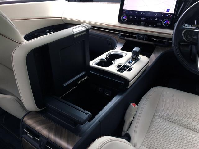 ＬＭ ＬＭ５００ｈ　バージョンＬ　／マークレビンソン／ツインモニター／全周囲カメラ／ユニバーサルステップ／本革マッサージシート／シートエアコン／マルチオペレーションパネル／ムーンルーフ／インナーミラー／３列６人／全国１年保証（60枚目）