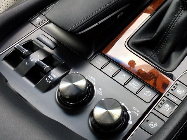 ＬＸ ＬＸ５７０　／モデリスタエアロ／純正ナビ／リアエンターテイメント後席モニター／全周囲カメラ／マークレビンソン／クールボックス／サンルーフ／本革／電動ゲート／ハイトコントロール／１オナ／記録簿／禁煙／全国１年保証（10枚目）