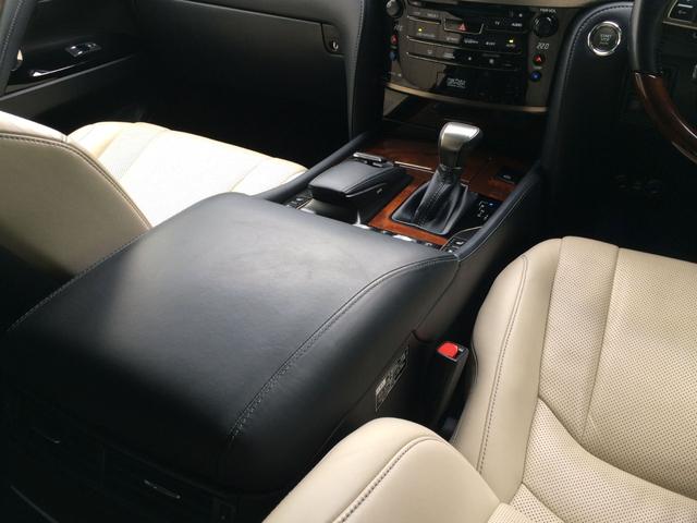 ＬＸ ＬＸ５７０　／モデリスタエアロ／純正ナビ／リアエンターテイメント後席モニター／全周囲カメラ／マークレビンソン／クールボックス／サンルーフ／本革／電動ゲート／ハイトコントロール／１オナ／記録簿／禁煙／全国１年保証（45枚目）