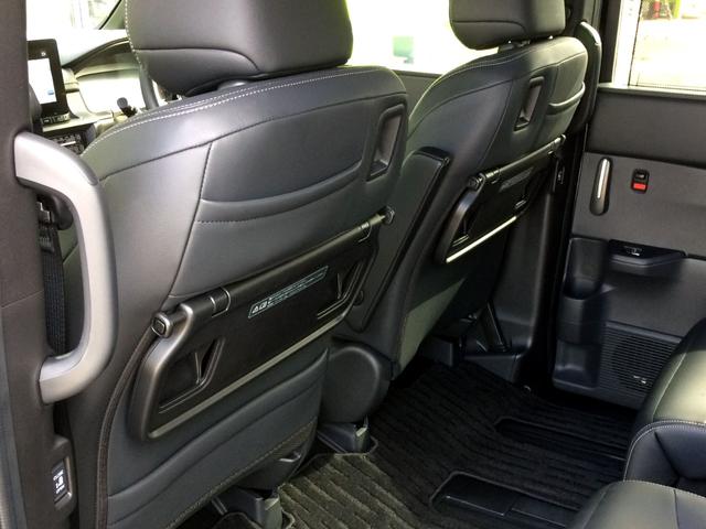 ステップワゴン e:HEVスパーダ /純正11.4インチナビ/純正フリップダウンモニター/バックカメラ/前後ドラレコ/ハーフレザーオットマンシート/シートヒーター/両電動ドア/電動リアゲート/USBポート/禁煙車/全国1年保証(7枚目)