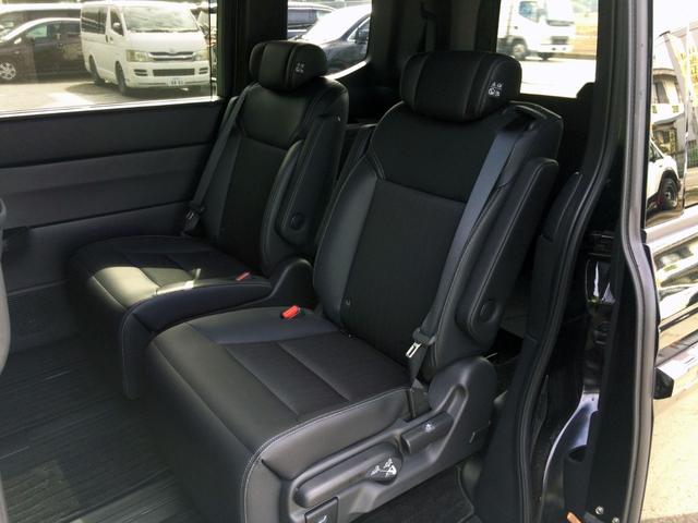 ステップワゴン e:HEVスパーダ /純正11.4インチナビ/純正フリップダウンモニター/バックカメラ/前後ドラレコ/ハーフレザーオットマンシート/シートヒーター/両電動ドア/電動リアゲート/USBポート/禁煙車/全国1年保証(9枚目)