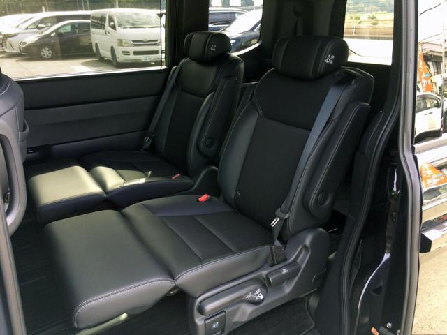 ステップワゴン e:HEVスパーダ /純正11.4インチナビ/純正フリップダウンモニター/バックカメラ/前後ドラレコ/ハーフレザーオットマンシート/シートヒーター/両電動ドア/電動リアゲート/USBポート/禁煙車/全国1年保証(10枚目)