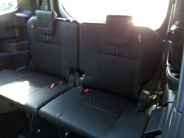 ノア ハイブリッドS-Z /モデリスタ・フルエアロ/ハーフレザーオットマンシート/シートヒーター/デジタルインナーミラー/純正10.5インチナビ/フリップダウンモニター/Bカメラ/両電動ドア/電動リアゲート/禁煙/全国3年保証(16枚目)