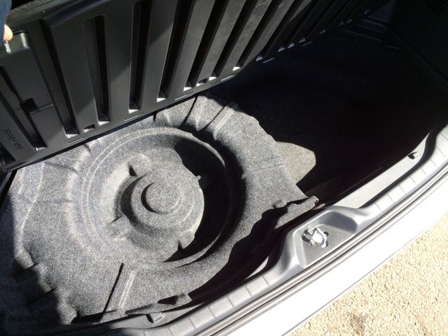 ノア ハイブリッドS-Z /モデリスタ・フルエアロ/ハーフレザーオットマンシート/シートヒーター/デジタルインナーミラー/純正10.5インチナビ/フリップダウンモニター/Bカメラ/両電動ドア/電動リアゲート/禁煙/全国3年保証(52枚目)