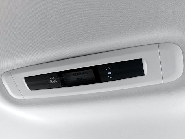 オデッセイハイブリッド ハイブリッドアブソルート・ホンダセンシング　／ＨＤＭＩ・純正９インチナビ／純正フリップダウンモニター／全周囲カメラ／パーキングアシスト／パワーシート／Ｈセンシング／１５００Ｗコンセント／両電動ドア／８人／１オナ／記録簿／禁煙車／全国１年保証（28枚目）