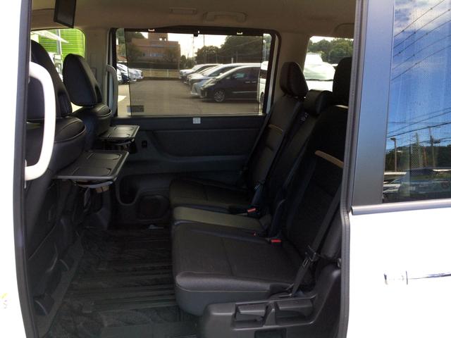 セレナ ｅ－パワー　ハイウェイスターＶ　／メーカー純正ナビ／フリップダウンモニター／全周囲カメラ／デジタルインナーミラー／プロパイロット／ＳＯＳコール／エマージェンシーブレーキ／純正ＦＲドラレコ／両電動ドア／禁煙車／全国１年保証（7枚目）