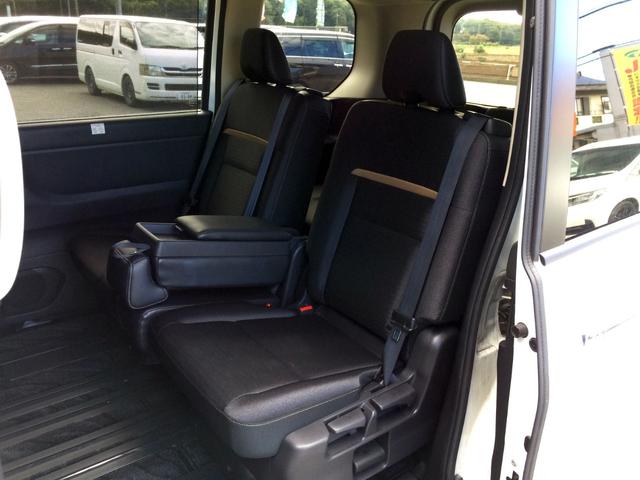 セレナ ｅ－パワー　ハイウェイスターＶ　／メーカー純正ナビ／フリップダウンモニター／全周囲カメラ／デジタルインナーミラー／プロパイロット／ＳＯＳコール／エマージェンシーブレーキ／純正ＦＲドラレコ／両電動ドア／禁煙車／全国１年保証（10枚目）