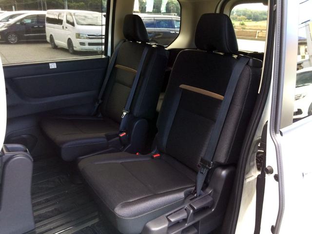 セレナ ｅ－パワー　ハイウェイスターＶ　／メーカー純正ナビ／フリップダウンモニター／全周囲カメラ／デジタルインナーミラー／プロパイロット／ＳＯＳコール／エマージェンシーブレーキ／純正ＦＲドラレコ／両電動ドア／禁煙車／全国１年保証（11枚目）