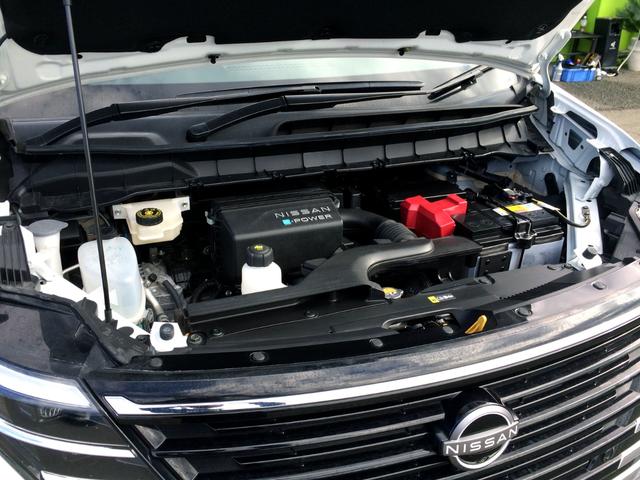 セレナ ｅ－パワー　ハイウェイスターＶ　／メーカー純正ナビ／フリップダウンモニター／全周囲カメラ／デジタルインナーミラー／プロパイロット／ＳＯＳコール／エマージェンシーブレーキ／純正ＦＲドラレコ／両電動ドア／禁煙車／全国１年保証（53枚目）