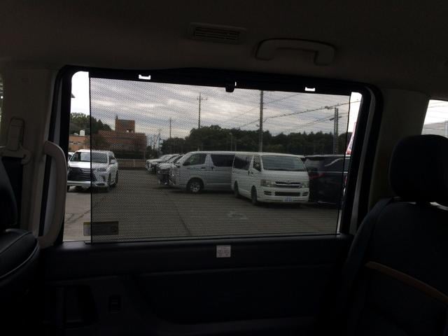 セレナ e-パワー ハイウェイスターV /メーカー純正ナビ/フリップダウンモニター/全周囲カメラ/デジタルインナーミラー/プロパイロット/SOSコール/エマージェンシーブレーキ/純正FRドラレコ/両電動ドア/禁煙車/全国1年保証(14枚目)