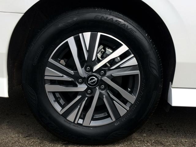 セレナ e-パワー ハイウェイスターV /メーカー純正ナビ/フリップダウンモニター/全周囲カメラ/デジタルインナーミラー/プロパイロット/SOSコール/エマージェンシーブレーキ/純正FRドラレコ/両電動ドア/禁煙車/全国1年保証(28枚目)