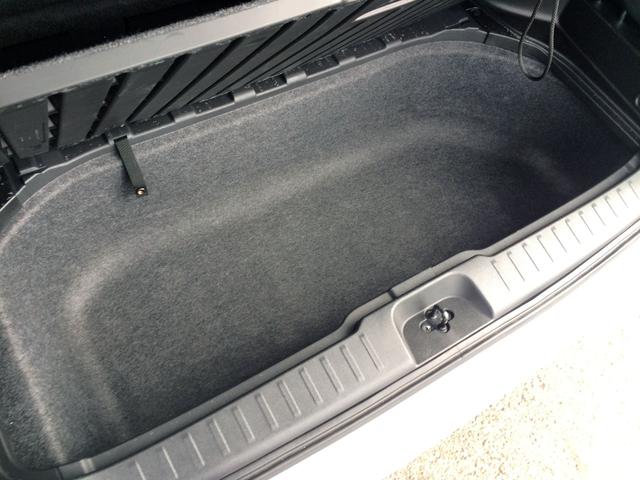 セレナ e-パワー ハイウェイスターV /メーカー純正ナビ/フリップダウンモニター/全周囲カメラ/デジタルインナーミラー/プロパイロット/SOSコール/エマージェンシーブレーキ/純正FRドラレコ/両電動ドア/禁煙車/全国1年保証(49枚目)