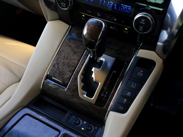 アルファードハイブリッド エグゼクティブラウンジ　／Ｗサンルーフ／ＪＢＬツインモニター／全周囲カメラ／パーキングアシスト／前後ドラレコ／本革エグゼクティブメモリパワーシート／シートエアコン／デジタルインナーミラー／東京１オナ／記録簿／禁煙／１年保証（30枚目）