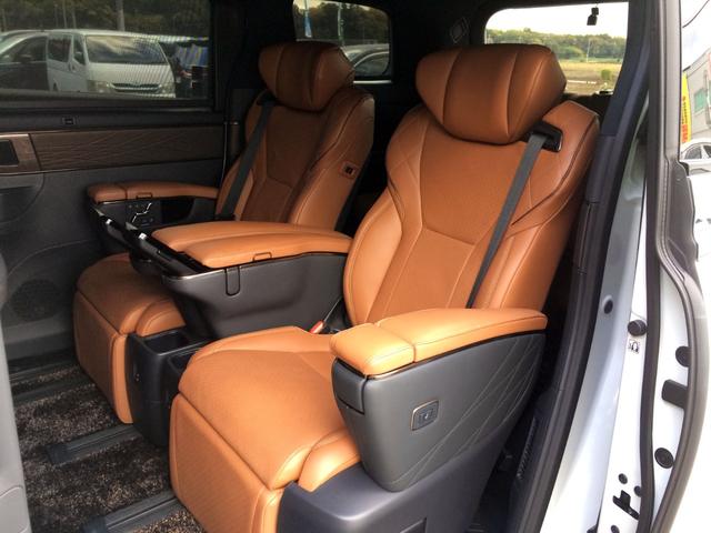 ヴェルファイアハイブリッド エグゼクティブラウンジ　／４ＷＤ／モデリスタエアロ＆グリル／イルミルーフスポイラー／シグネチャーイルミ／ユニバーサルステップ／左右ムーンルーフ／ツインモニター／全周囲カメラ／茶革／ドラレコ／関東１オナ／記録簿／禁煙／保証継承（11枚目）