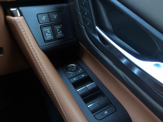 ヴェルファイアハイブリッド エグゼクティブラウンジ　／４ＷＤ／モデリスタエアロ＆グリル／イルミルーフスポイラー／シグネチャーイルミ／ユニバーサルステップ／左右ムーンルーフ／ツインモニター／全周囲カメラ／茶革／ドラレコ／関東１オナ／記録簿／禁煙／保証継承（43枚目）