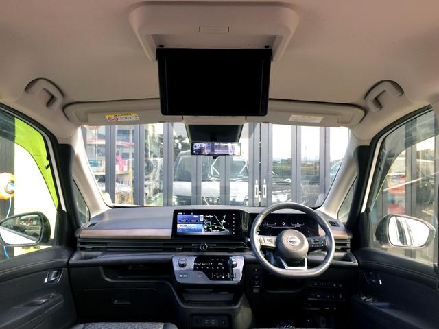 セレナ ｅ－パワー　ハイウェイスターＶ　／ブラックツートンルーフ／メーカー純正ナビ／純正フリップダウンモニター／全周囲カメラ／両電動ドア／防水シート／シートヒーター／プロパイロット／インナーミラー／関東１オナ／記録簿／禁煙車／全国１年保証（2枚目）