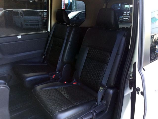 セレナ ｅ－パワー　ハイウェイスターＶ　／ブラックツートンルーフ／メーカー純正ナビ／純正フリップダウンモニター／全周囲カメラ／両電動ドア／防水シート／シートヒーター／プロパイロット／インナーミラー／関東１オナ／記録簿／禁煙車／全国１年保証（11枚目）