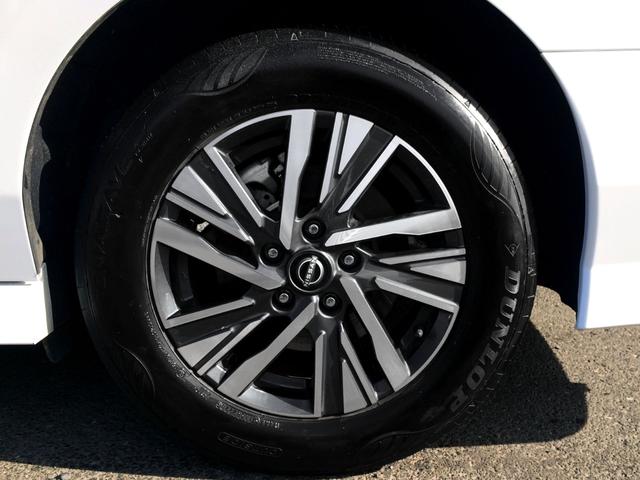 セレナ ｅ－パワー　ハイウェイスターＶ　／ブラックツートンルーフ／メーカー純正ナビ／純正フリップダウンモニター／全周囲カメラ／両電動ドア／防水シート／シートヒーター／プロパイロット／インナーミラー／関東１オナ／記録簿／禁煙車／全国１年保証（54枚目）