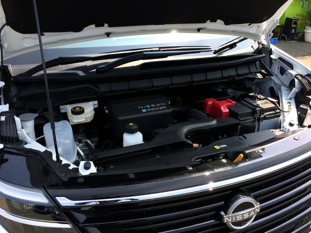 セレナ ｅ－パワー　ハイウェイスターＶ　／ブラックツートンルーフ／メーカー純正ナビ／純正フリップダウンモニター／全周囲カメラ／両電動ドア／防水シート／シートヒーター／プロパイロット／インナーミラー／関東１オナ／記録簿／禁煙車／全国１年保証（55枚目）