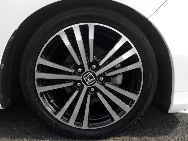 人気のスタイリッシュなブラックポリッシュ純正１８インチアルミにヨコハマタイヤ！