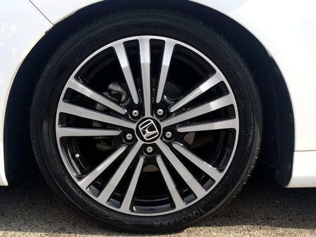 人気のスタイリッシュなブラックポリッシュ純正１８インチアルミにヨコハマタイヤ！