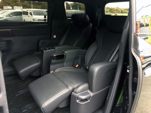 アルファードハイブリッド Ｚ　／４ＷＤ／トヨタ純正１４インチナビＴＶ／フリップダウンモニター／全周囲カメラ／ユニバーサルステップ／黒革／シートエアコン／寒冷地仕様／カロッツェリア前後ドラレコ／１オナ／記録簿／禁煙車／新車保証継承（12枚目）