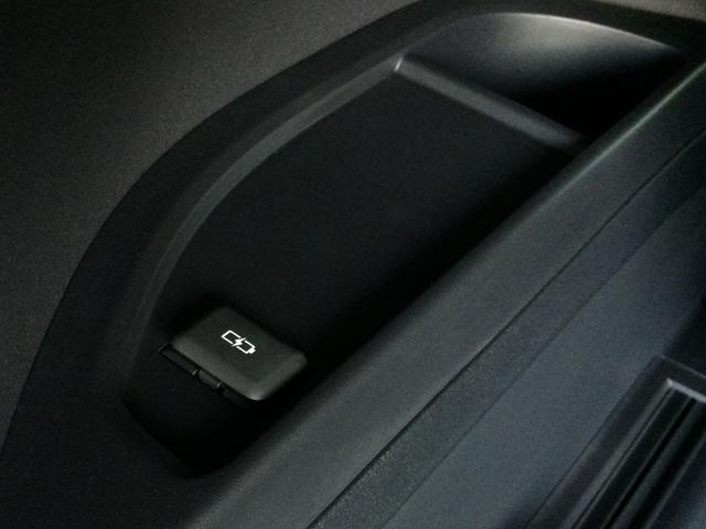 アルファードハイブリッド Ｚ　／４ＷＤ／トヨタ純正１４インチナビＴＶ／フリップダウンモニター／全周囲カメラ／ユニバーサルステップ／黒革／シートエアコン／寒冷地仕様／カロッツェリア前後ドラレコ／１オナ／記録簿／禁煙車／新車保証継承（17枚目）