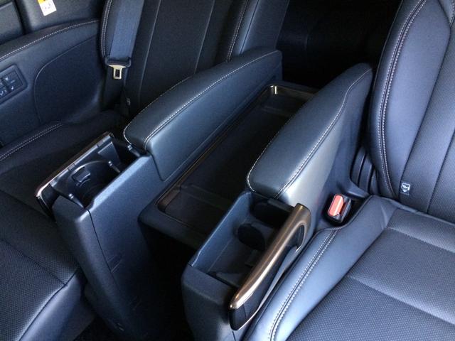 アルファードハイブリッド Ｚ　／４ＷＤ／トヨタ純正１４インチナビＴＶ／フリップダウンモニター／全周囲カメラ／ユニバーサルステップ／黒革／シートエアコン／寒冷地仕様／カロッツェリア前後ドラレコ／１オナ／記録簿／禁煙車／新車保証継承（18枚目）