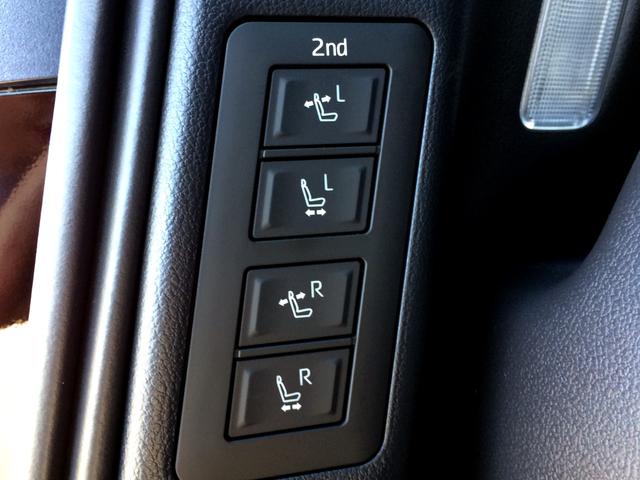 アルファードハイブリッド エグゼクティブラウンジ　／純正オプション１９ＡＷ／左右独立ムーンルーフ／ＪＢＬ１４インチナビＴＶ／フリップダウンモニター／本革／２列目マッサージチェア＆マルチオペレーションパネル／東京１オナ／記録簿／禁煙車／新車保証継承（16枚目）