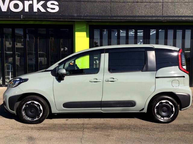 シエンタ ハイブリッドＺ　／４ＷＤ／ＨＤＭＩ・純正ナビＴＶ／純正フリップダウンモニター／バックカメラ／両電動ドア／プリクラッシュ／障害物センサー／１５００Ｗコンセント／シートカバー／３列７人／関東１オナ／記録簿／禁煙／保証継承（15枚目）