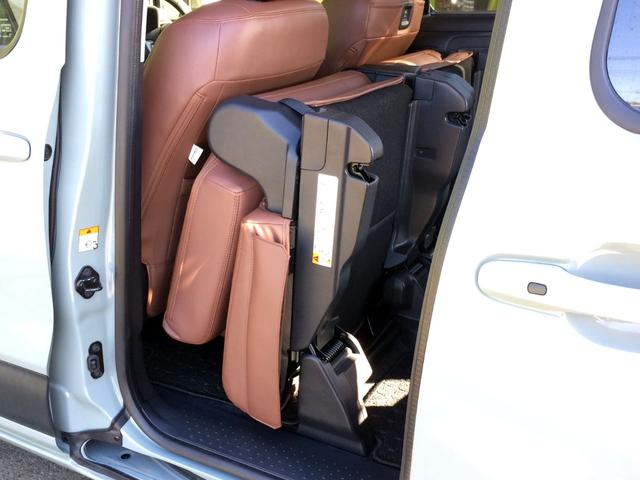 シエンタ ハイブリッドＺ　／４ＷＤ／ＨＤＭＩ・純正ナビＴＶ／純正フリップダウンモニター／バックカメラ／両電動ドア／プリクラッシュ／障害物センサー／１５００Ｗコンセント／シートカバー／３列７人／関東１オナ／記録簿／禁煙／保証継承（32枚目）