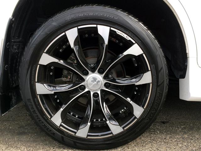 スタイリッシュなＷＡＬＤ２２インチアルミにヨコハマタイヤ、パラダタイヤ！