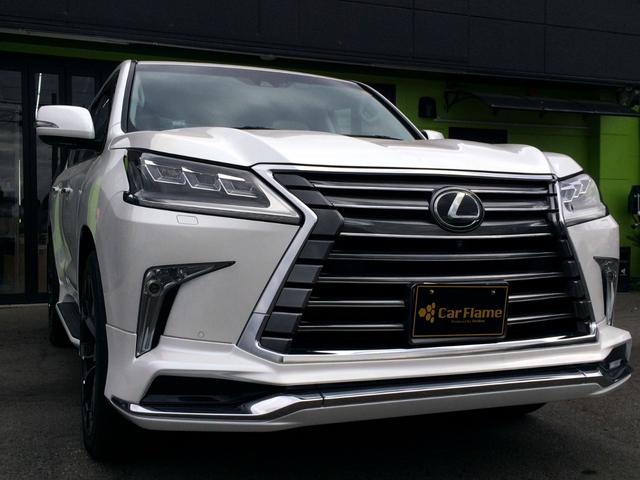 フロントデザインは存在感を放つ力強いモデリスタのエアロ！ダイナミックな姿を際立たせます！　特にアグレッシブなヘッドライトとグリルが道路上で存在感を高めスポーティな印象を与えます！