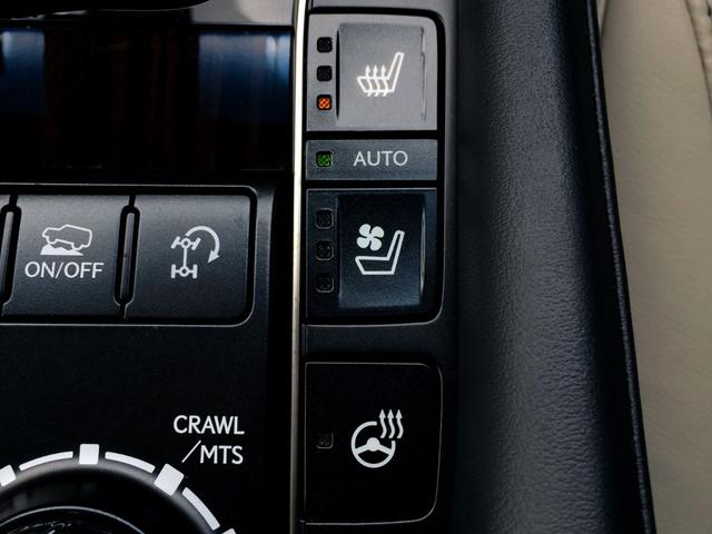 シフト回りに装備された運転席シートヒーター、シートエアコン完備です！