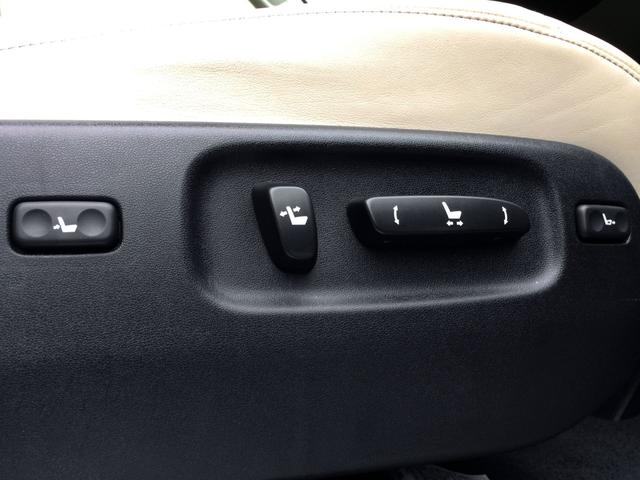 運転席パワーシートです！細やかな調整が出来るのもパワーシートの特徴です！