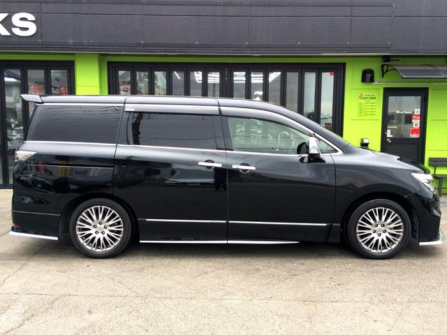 エルグランド オーテック　／４ＷＤ／Ｗサンルーフ／オーテックエアロ＆専用レザーシート／シートヒーター／純正１０インチナビ／純正フリップダウンモニター／全周囲カメラ／電動ゲート／両電動ドア／１オナ／記録簿／禁煙車／全国１年保証（26枚目）