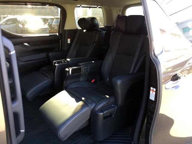 アルファード ３．５ＳＣ　／４ＷＤ／純正１０インチナビ／純正フリップダウンモニター／バックカメラ／デジタルインナーミラー／黒革エグゼクティブパワーシート／シートエアコン／前後ドラレコ／３眼シーケンシャル／禁煙車／全国１年保証（9枚目）