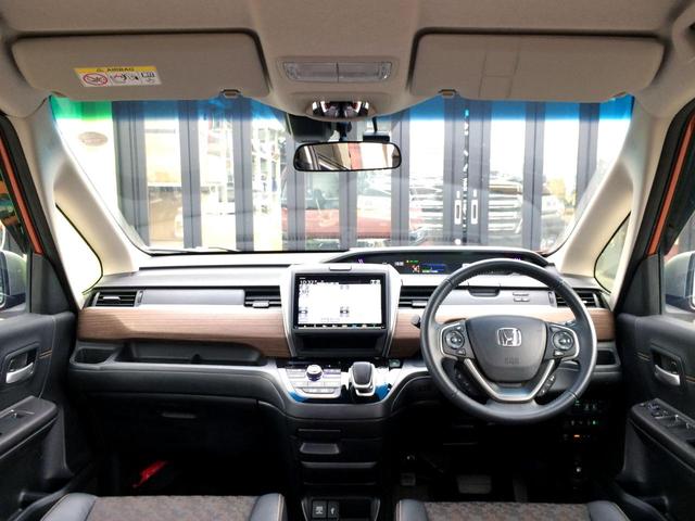 フリードハイブリッド ハイブリッド・クロスターホンダセンシング /クロスター専用装備/純正9インチナビ/フリップダウンモニター/バックカメラ/ハーフレザーシート/シートヒーター/両電動ドア/ホンダセンシング/純正ドラレコ/1オナ/記録簿/禁煙車/全国1年保証(16枚目)