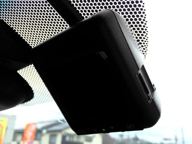 フリードハイブリッド ハイブリッド・クロスターホンダセンシング /クロスター専用装備/純正9インチナビ/フリップダウンモニター/バックカメラ/ハーフレザーシート/シートヒーター/両電動ドア/ホンダセンシング/純正ドラレコ/1オナ/記録簿/禁煙車/全国1年保証(19枚目)