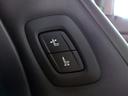 助手席パワーシートは、運転席側肩の位置にもスイッチが搭載されているので、運転席からも操作できます!