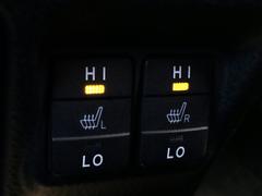 運転席＆助手席には、シートヒーターが完備されており、長時間のドライブで負担の掛かりやすい肩や腰、寒い日や夏の冷房中に冷えやすい下肢を温めてくれたりと、快適な装備！ 6