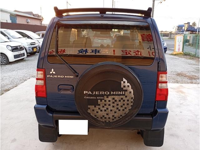 後ろ姿もおしゃれです！！　　　　　凹みや傷も在りません！