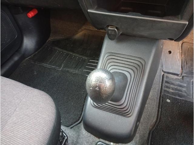 ＭＴ　４ＷＤ　で悪路にも雪道にも安心感高いです！