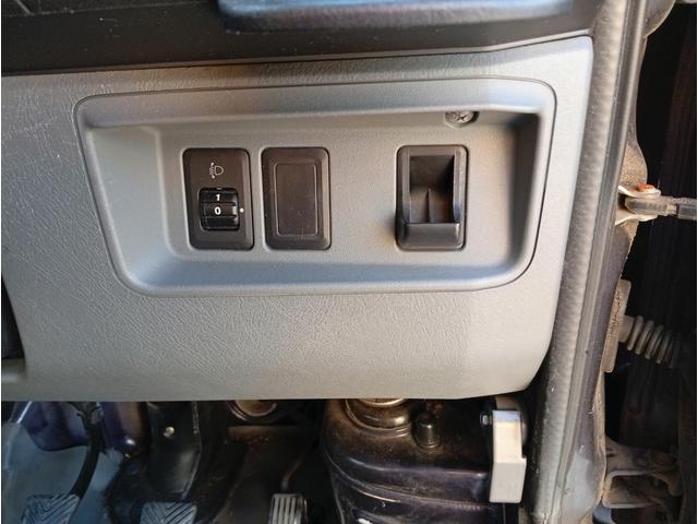 安くても直ぐに壊れては元も子も在りません、念入りな納車点検と安心保障を充実させて居ります、スッタフにお気軽にお尋ねください！