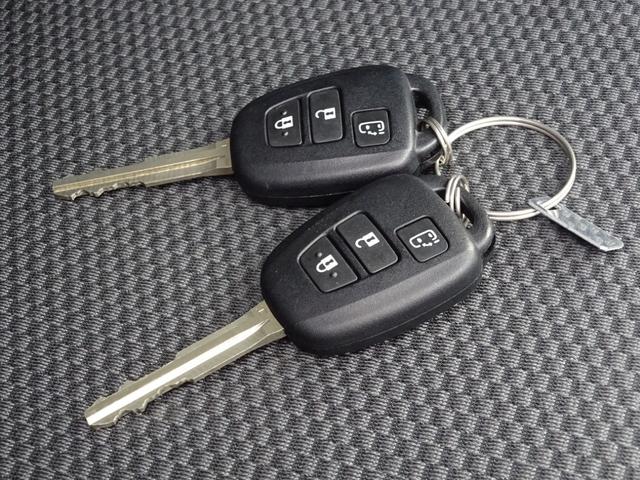 DX 4WD パワースライドドア 純正ナビ バックカメラ ETC 後席モニター 10人乗り(13枚目)