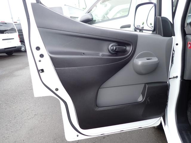 ＮＶ２００バネットバン ＤＸ　和光工業パワーリフト付　昇降能力３５０ｋｇ　荷室板張り加工　純正ナビＴＶ　バックカメラ　ＥＴＣ　ドライブレコーダー（25枚目）